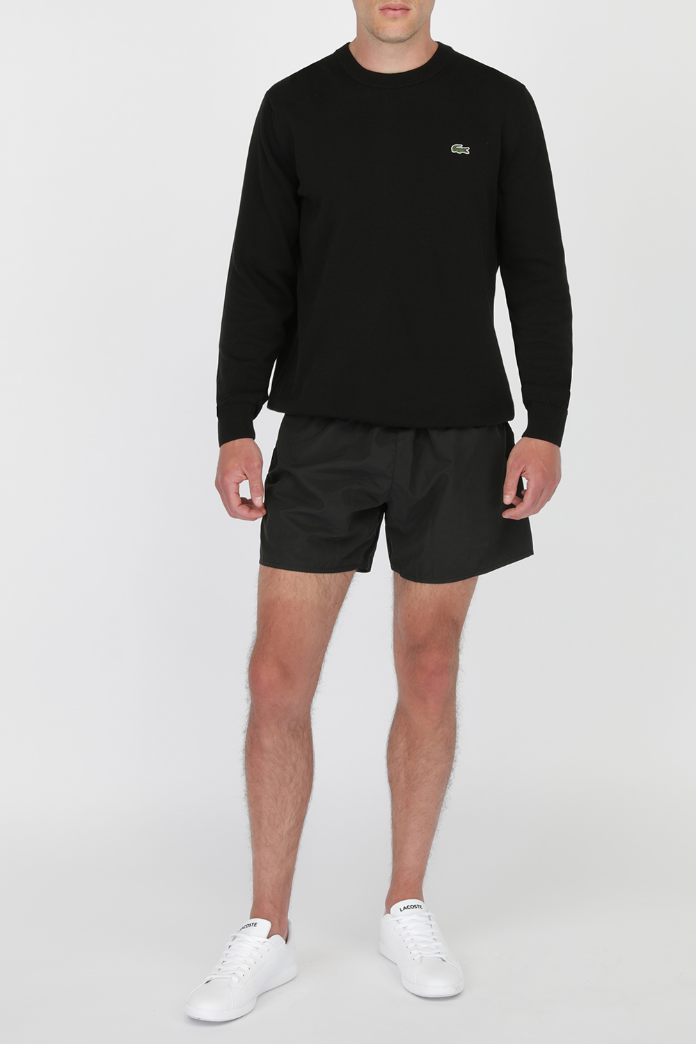 סריג שחור עם לוגו תנין רקום